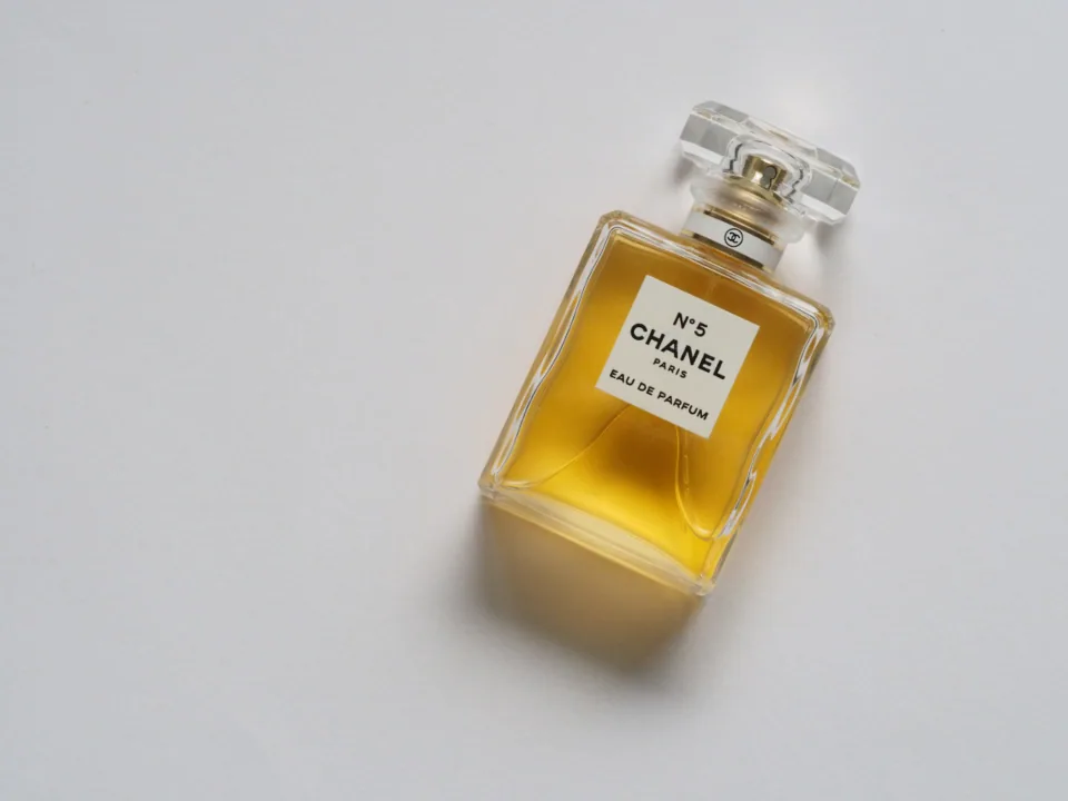 Editorial lifestyle photograph for how to shop for fragrance in person.